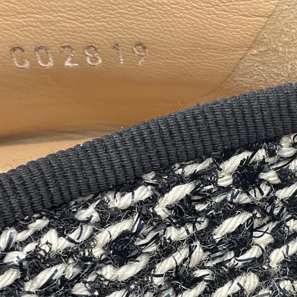 CHANEL BLACK / WHITE CC LOGO LEATHER CAP TOE TWEED BALLET FLATS WITH BOW DETAIL - Picture 8 of 10